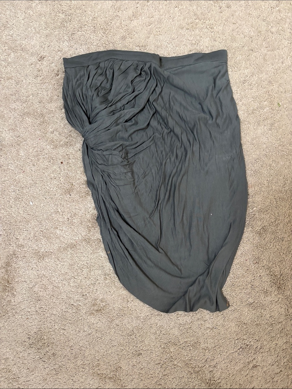 Strapless ruched grey tube skirt